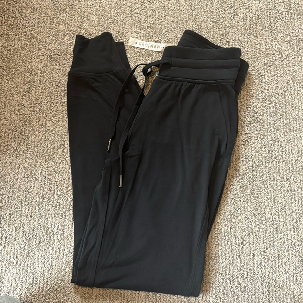 Lululemon ready to rulu joggers